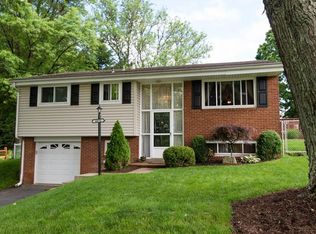 4052 Crestwood Dr, Gibsonia, PA 15044