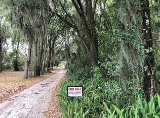 193 Little Orange Lake Dr, Hawthorne, FL 32640