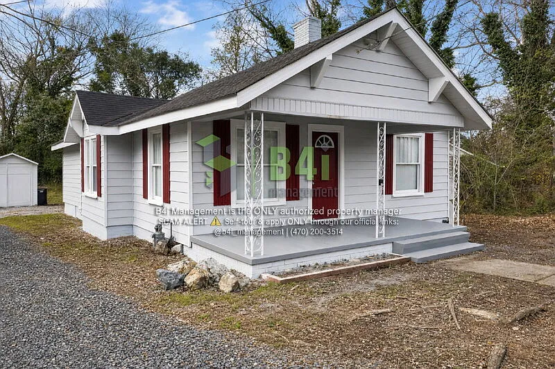 3 bed, 1.0 bath, 1398 sqft, $1,349 — Photo 1