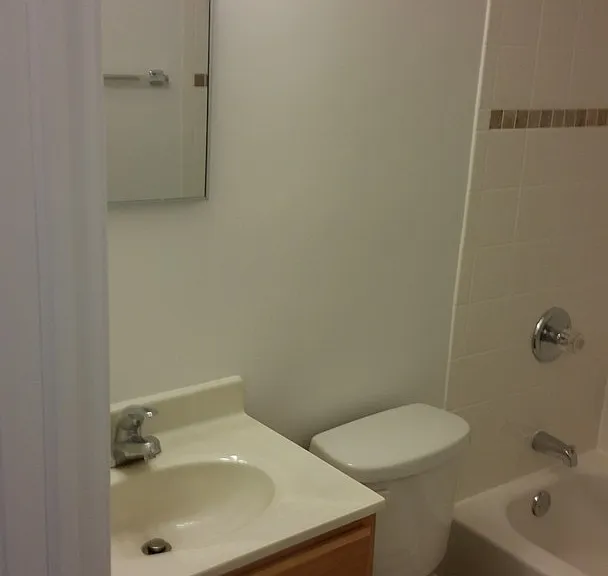 Foster Beach Apartments — Photo 24