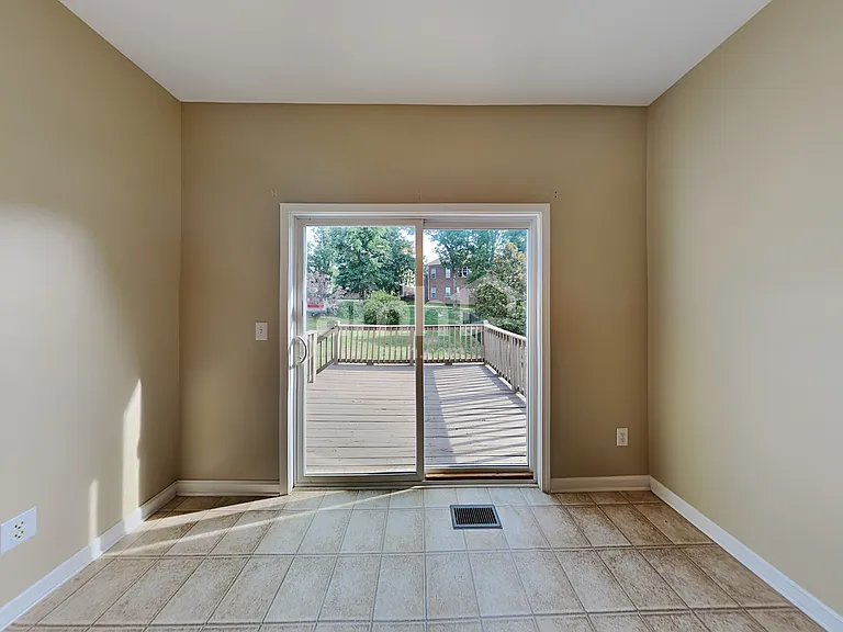 4733 Jobe Trl — Photo 8