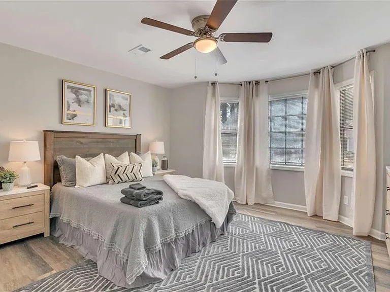 2099 Valley Oaks Dr SE — Photo 15