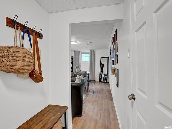 4th image of 210 Broadway AVENUE