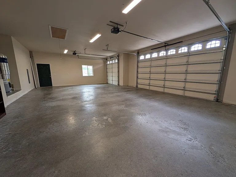 13837 Bay View Rd — Photo 17