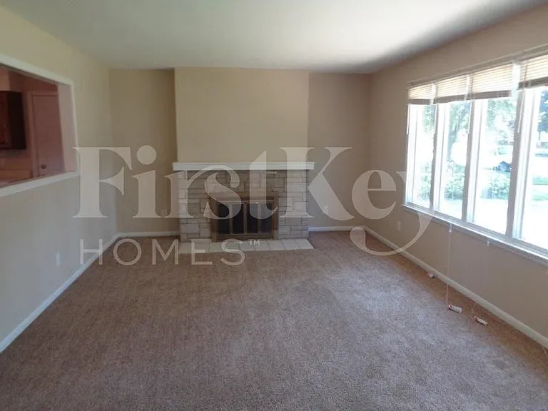 501 Harmony Dr — Photo 10