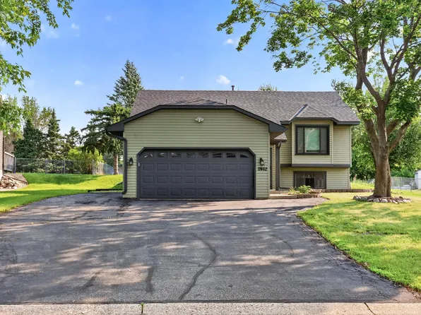 17462 Logans Dr, Eden Prairie, MN 55346