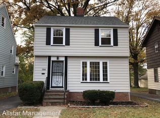 994 Yellowstone Rd, Cleveland Heights, OH 44121