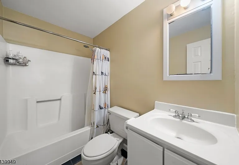 32 Montville Ave — Photo 20