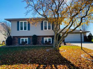 1305 Brandywine Rd, Crown Point, IN 46307