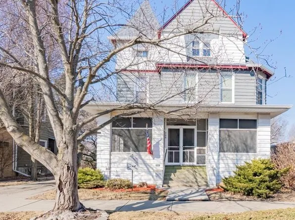 706 E Grove St, Bloomington, IL 61701