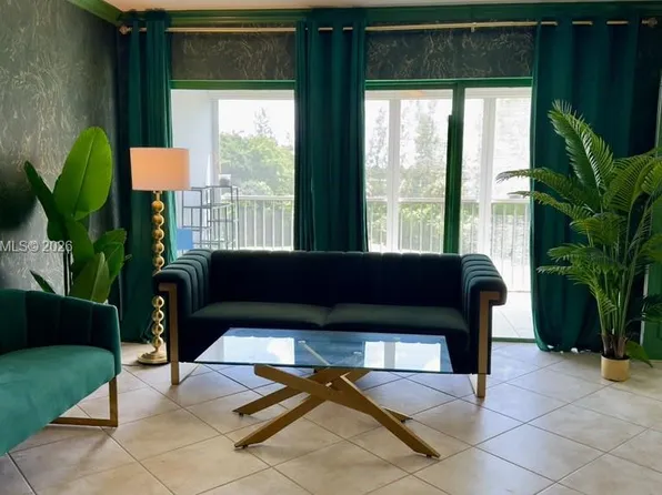 3150 N Palm Aire Dr APT 503, Pompano Beach, FL 33069