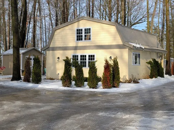 9140 Beech St, Lake, MI 48632