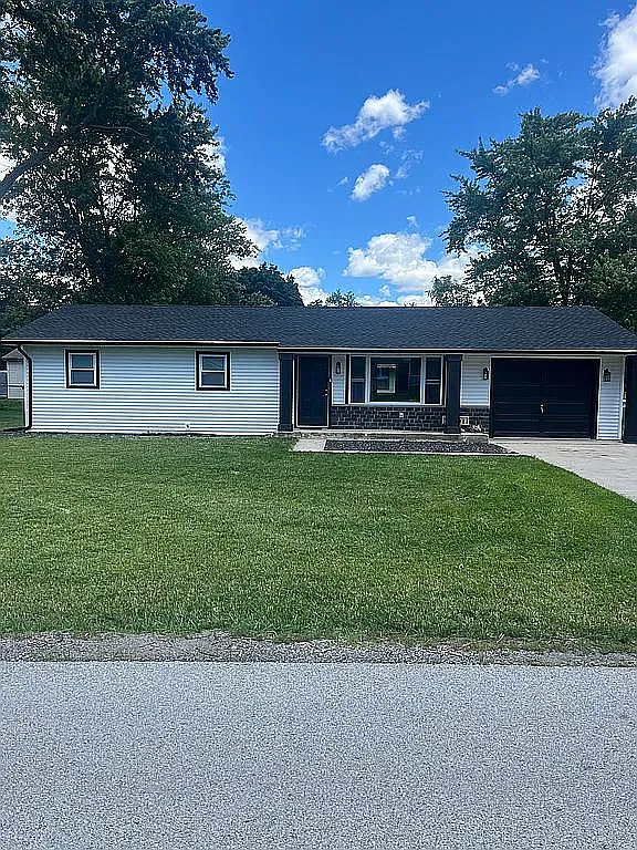 3 bed, 1008 sqft, $2,000 — Photo 1