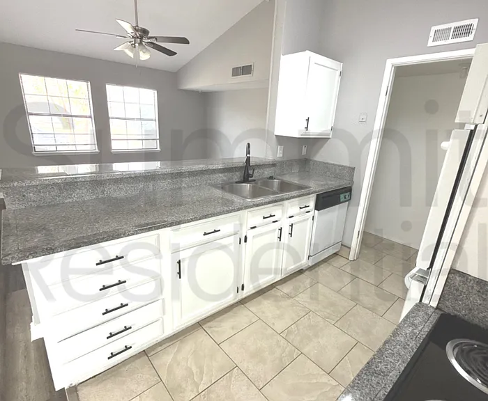 6078 Dooley Dr — Photo 12