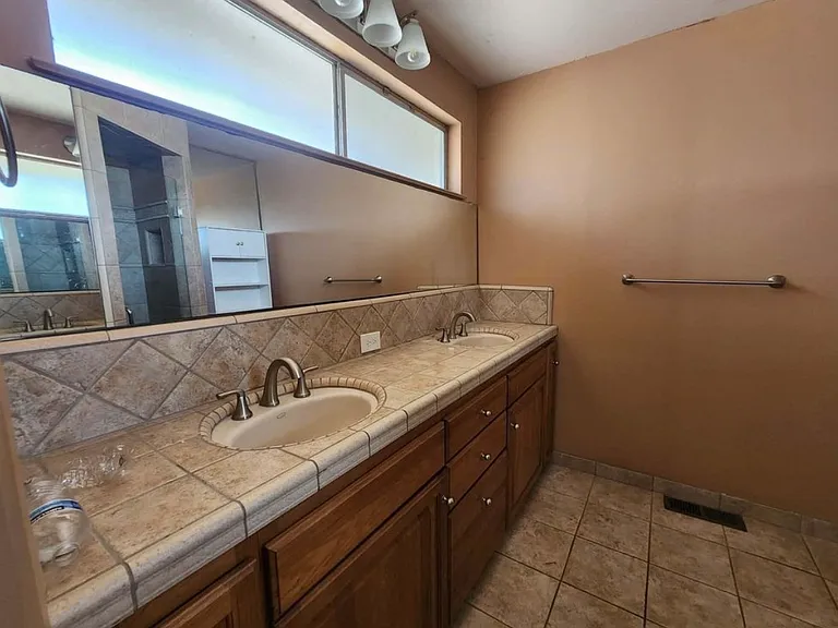 12778 S McCall Ave — Photo 6