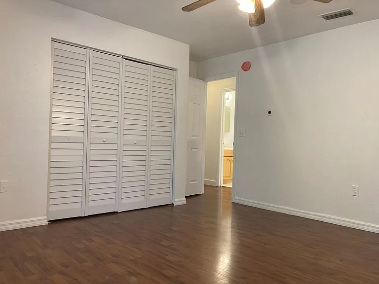 2871 SW 38th Pl — Photo 18