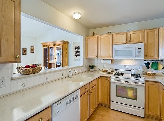 4th image of 9084 Colony Park Dr