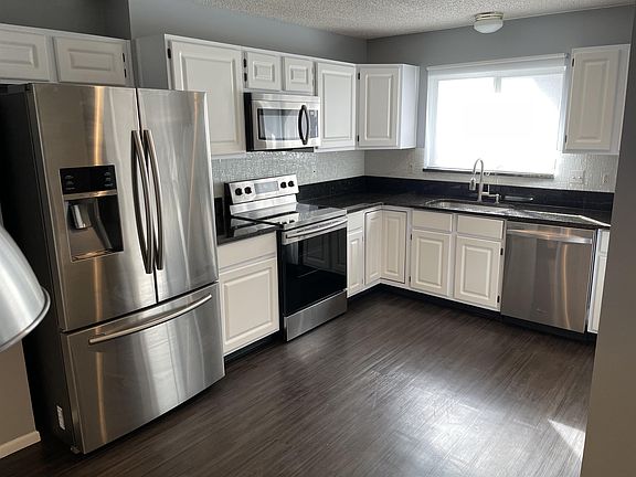 4th image of 3041 Bloomsbury Dr