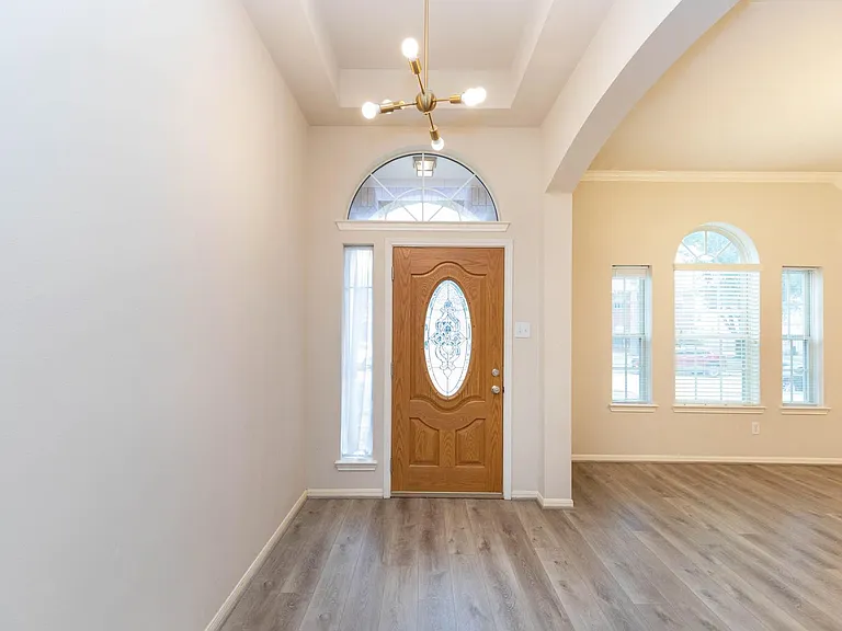 2710 Falcon Knoll Ln — Photo 2