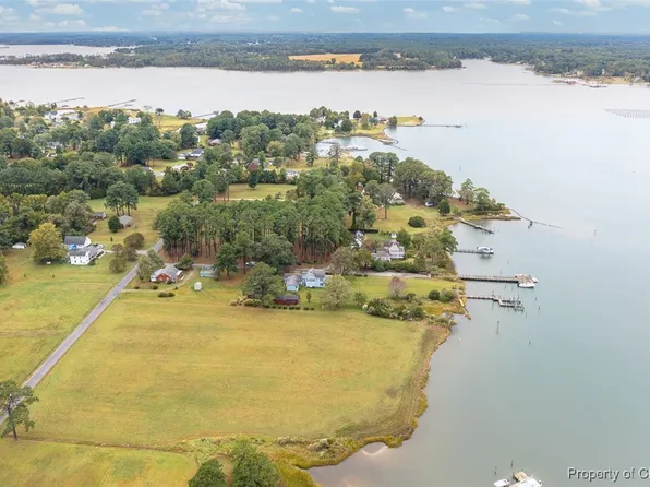 60 Edwards Landing Rd, Hudgins, VA 23076