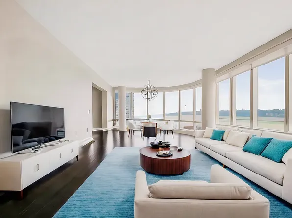50 Riverside Boulevard 9L image 1 of 22