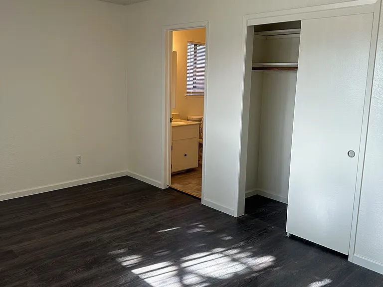 1529 Santa Ana Ave — Photo 8