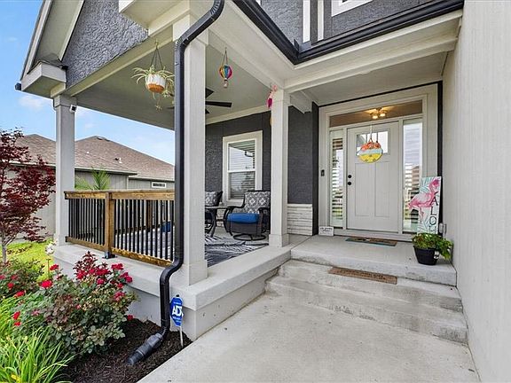 4th image of 4705 SW 3rd St