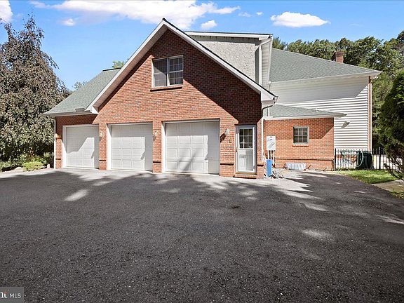 1238 Hunters Rd, Mohnton, Pa 19540 