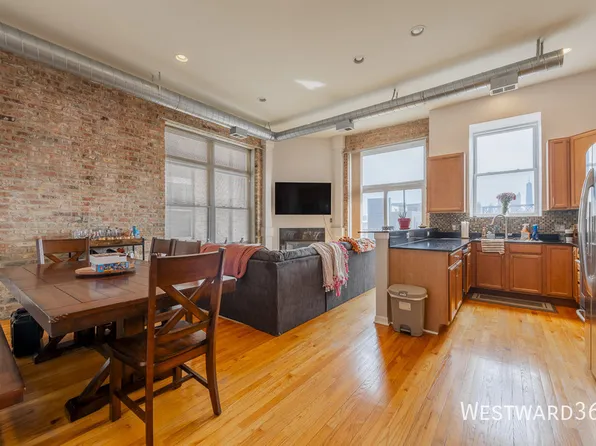 949 N Willard Ct APT 305, Chicago, IL 60642