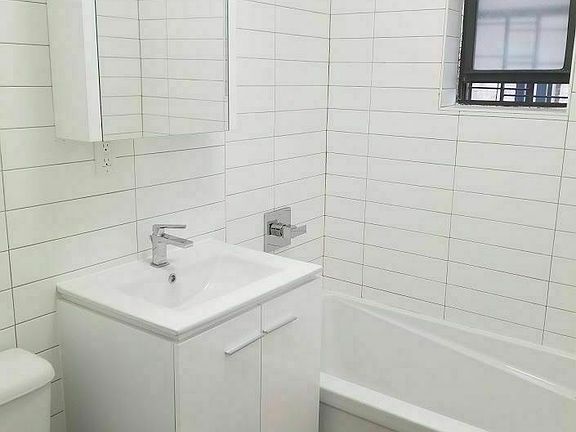 4th image of 1730 E 18th St #2BEE