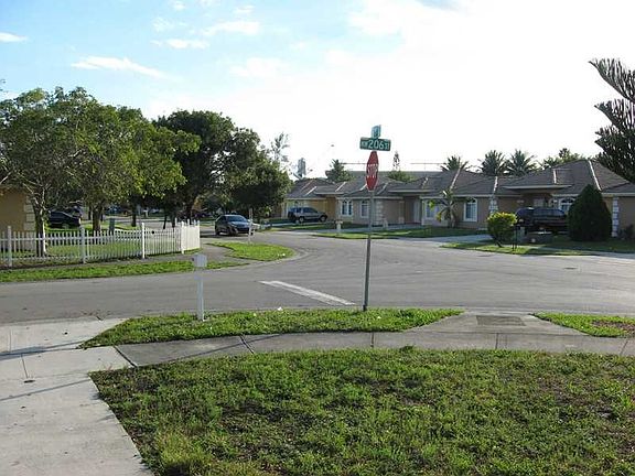 3rd image of 1891 NW 206th St