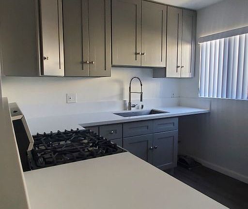 5th image of 217 S Church Ln APT 4