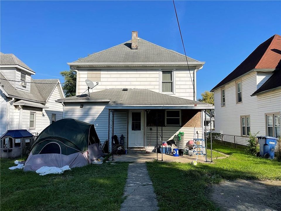 2nd image of 1126 S Richland St