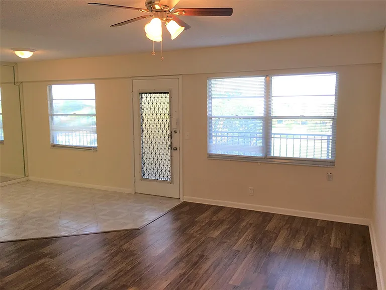 551 SW 135th Ave #405B — Photo 8