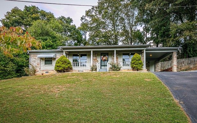 1st image of 805 Burwind Ct