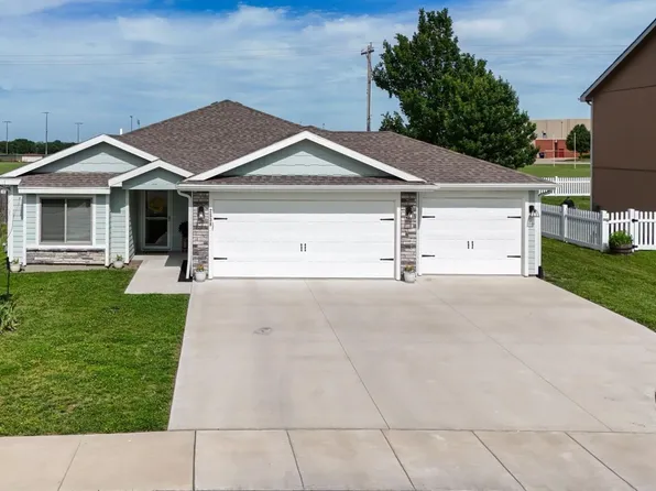 2538 Elm St, Eudora, KS 66025