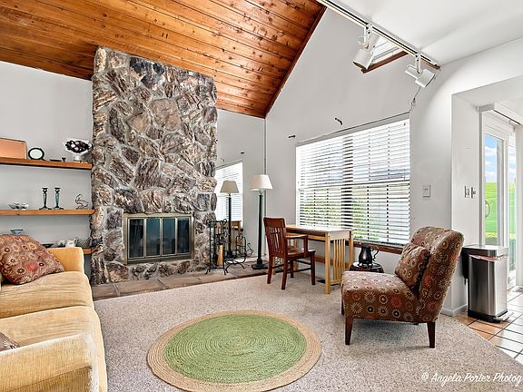 3rd image of 742 Glen Way #742
