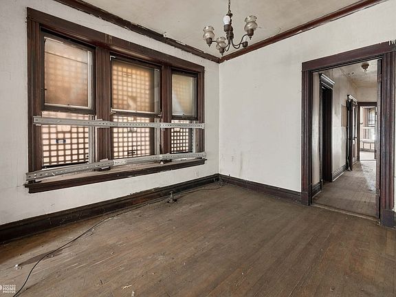 4th image of 1343 W Garfield Blvd