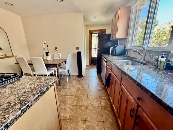 27 Sunset Rd, Somerville, MA 02144