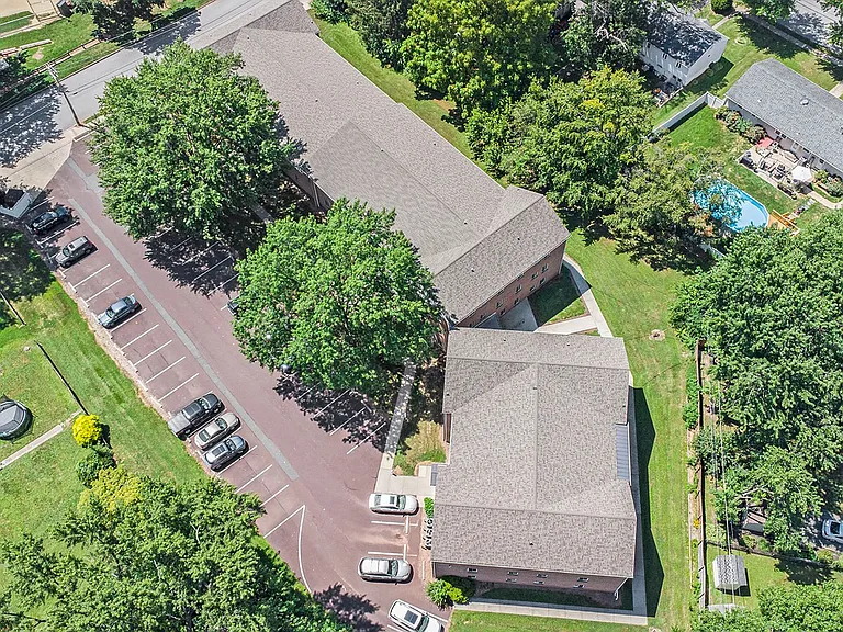 Maple Court Apartments — Photo 41