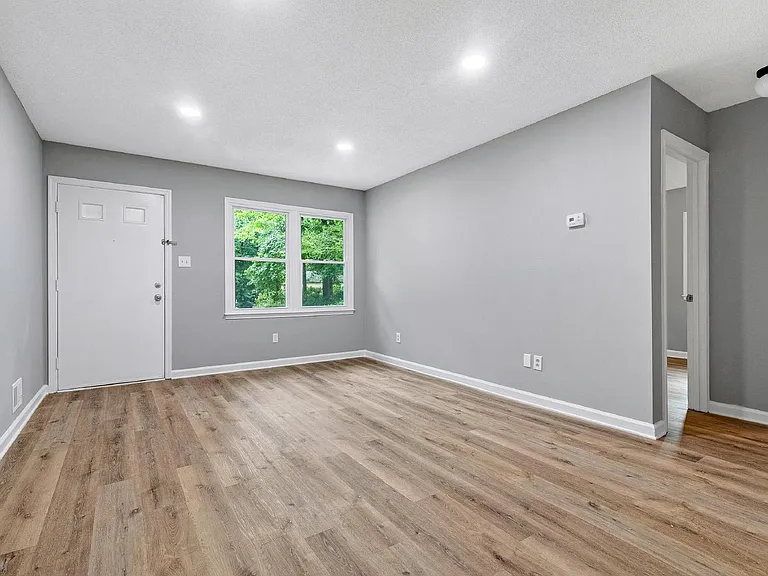 928 Jason Ct — Photo 4