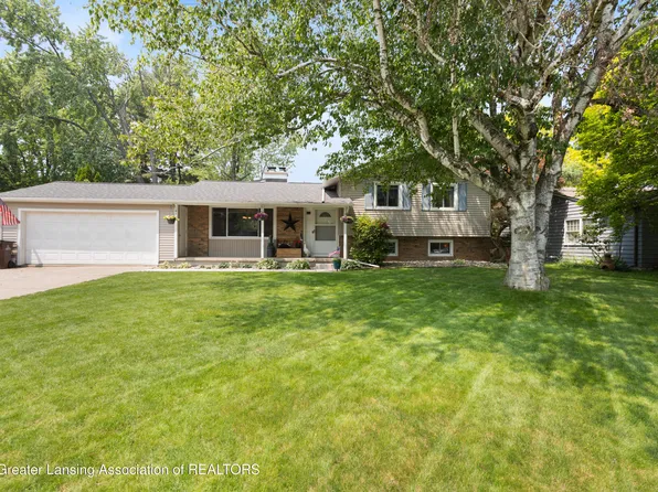 2515 Kuerbitz Dr, Lansing, MI 48906