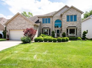 357 E Sleepy Hollow Ln, Addison, IL 60101