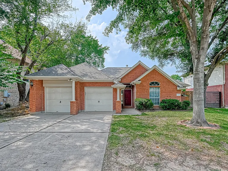 4126 Surreydon Dr — Photo 1