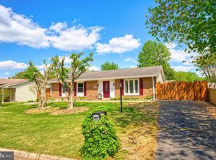 102 S Harrison Rd, Sterling, VA 20164