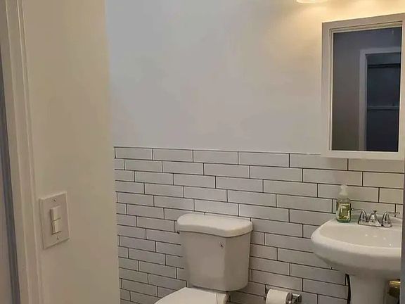 5th image of 4225 SW 92nd Ave #1