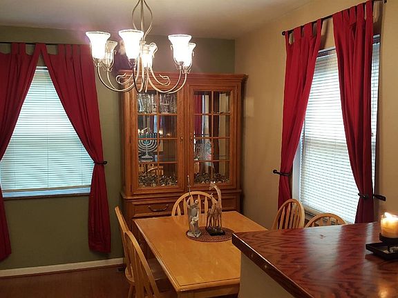 2nd image of 8396 Wicklow Ave