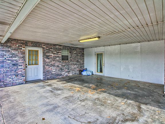 4th image of 1309 S Patout St