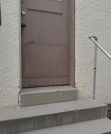 Side entrance to unit
