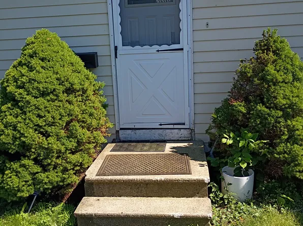 3898 Sharondale Dr Floor 1, Hamburg, NY 14075
